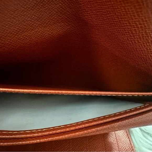 LOUIS VUITTON Epi Porte Tresor Etui Papiers Wallet Clutch - Picture 12 of 15